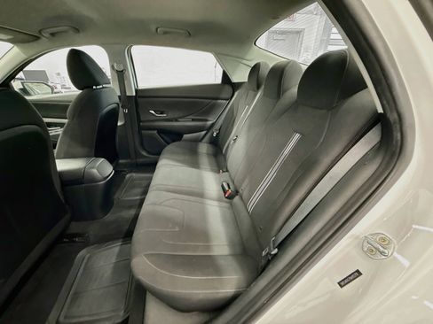 Used 2021 Hyundai Elantra SEL FWD image 28