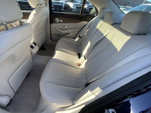 Used 2020 Mercedes-Benz E 350 4MATIC Sedan image 27