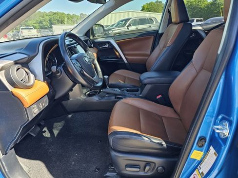 Used 2018 Toyota RAV4 Limited image 16