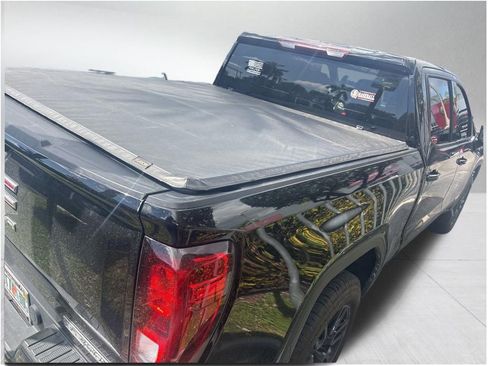 Used 2023 GMC Sierra 1500 Elevation image 3