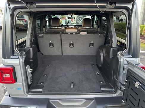 Used 2021 Jeep Wrangler Unlimited Sahara w/ Cold Weather Group image 23