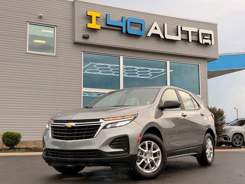 Used 2023 Chevrolet Equinox LS AWD/4WD image 1
