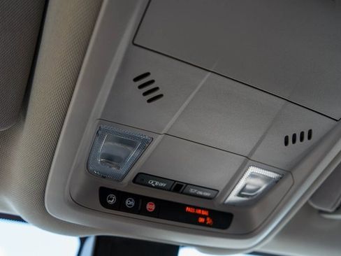 Used 2022 Chevrolet Equinox LT image 36