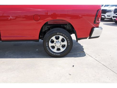 Used 2025 RAM 3500 Big Horn AWD/4WD image 32