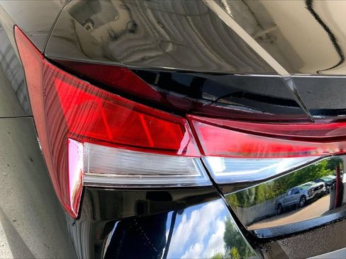 Used 2024 Hyundai Elantra SE FWD image 28
