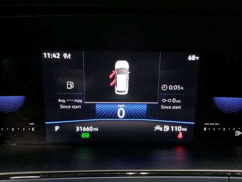 Used 2023 Volkswagen Taos SE w/ Panoramic Sunroof Package AWD/4WD image 18