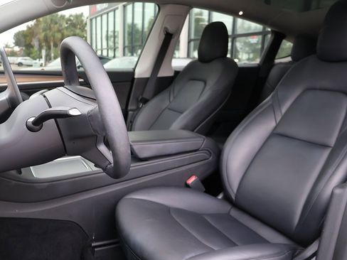 Used 2023 Tesla Model Y Long Range image 30