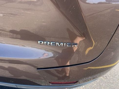Used 2019 Chevrolet Blazer Premier w/ Sun and Wheels Package AWD/4WD image 4