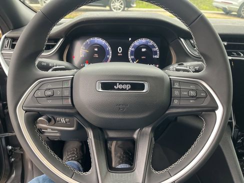 New 2025 Jeep Grand Cherokee 4WD image 20