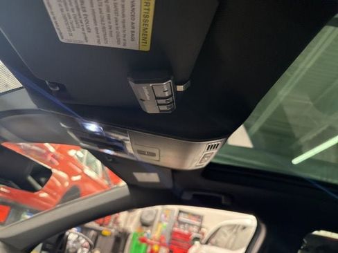 Used 2024 Volkswagen Tiguan SEL R-Line image 19