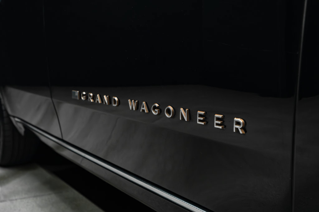 Used 2022 Jeep Grand Wagoneer Series III w/ Rear Seat Video Group 1 AWD/4WD image 7