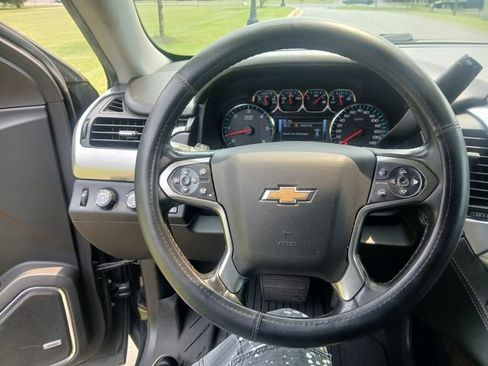 Used 2019 Chevrolet Suburban LT AWD/4WD image 30