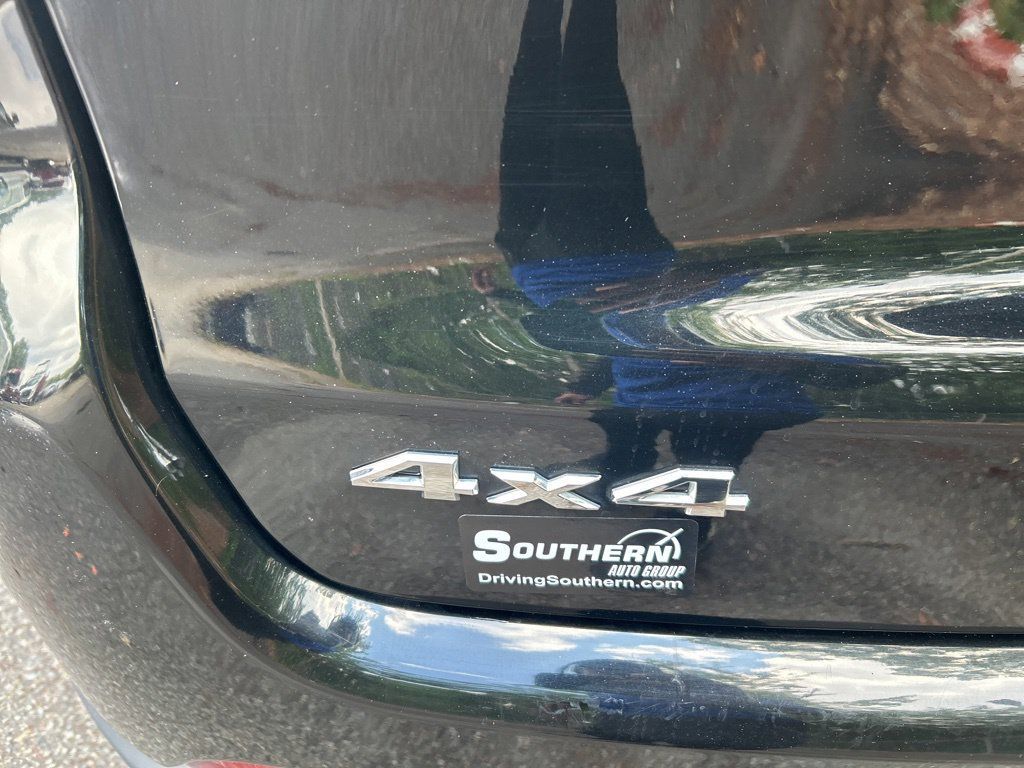 Used 2022 Jeep Compass Latitude w/ Sun and Sound Group AWD/4WD image 11