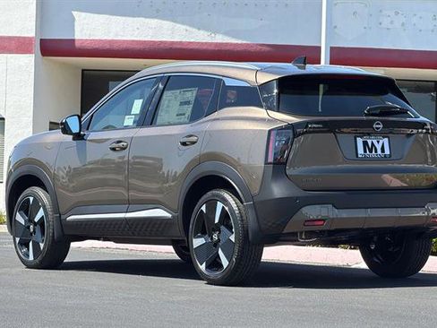 New 2026 Nissan Kicks SR FWD image 6