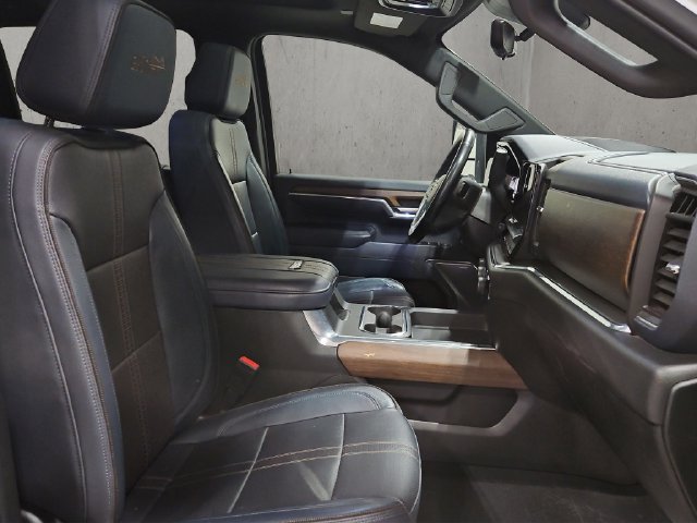 Used 2024 Chevrolet Silverado 2500 High Country w/ High Country Premium Package AWD/4WD image 18