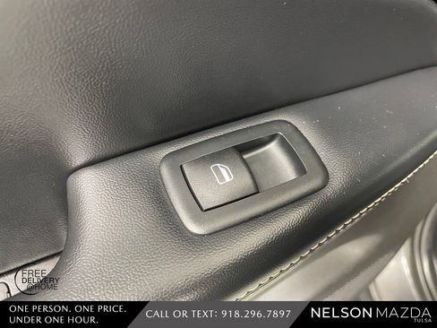 Used 2017 Jeep Grand Cherokee Limited w/ Luxury Group II image 42