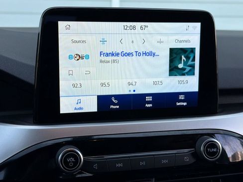 Used 2020 Ford Escape SE image 17