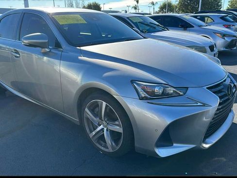 Used 2018 Lexus IS 300 image 2