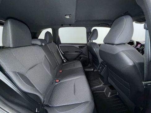 Used 2025 Subaru Forester Premium AWD/4WD image 17