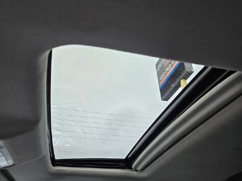 Used 2017 Toyota Highlander XLE image 21