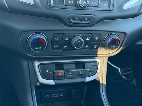 Used 2023 GMC Terrain SLE w/ Driver Convenience Package image 25