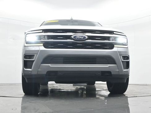 Used 2023 Ford Expedition Max Limited image 32
