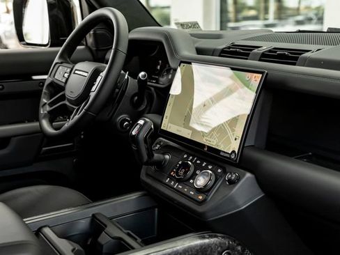 New 2026 Land Rover Defender 110 OCTA AWD/4WD image 42