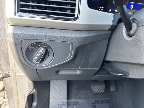 Used 2022 Volkswagen Atlas SE w/ Panoramic Sunroof Package image 34