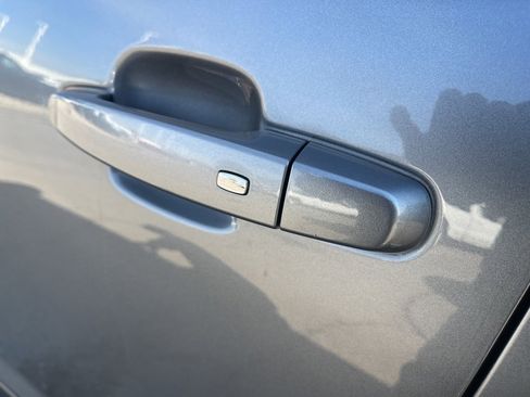 Used 2020 GMC Acadia SLE w/ Driver Convenience Package image 9