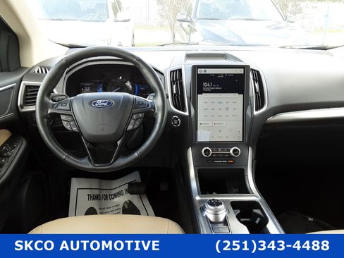 Used 2022 Ford Edge SEL image 15
