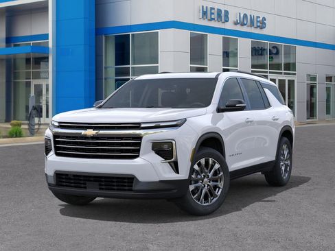 New 2026 Chevrolet Traverse LT w/ Sun and Wheel Package image 6