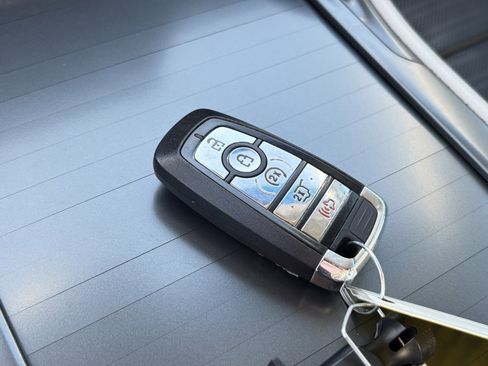 Used 2024 Lincoln Nautilus Reserve image 26