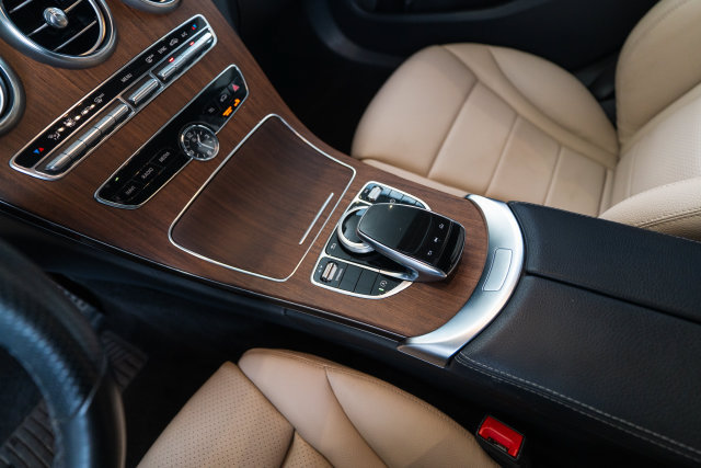 Certified 2019 Mercedes-Benz C 300 4MATIC Sedan image 23