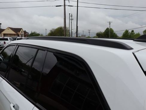 Used 2023 Jeep Grand Cherokee Altitude AWD/4WD image 29