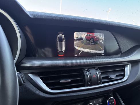 Certified 2024 Alfa Romeo Stelvio Veloce image 17