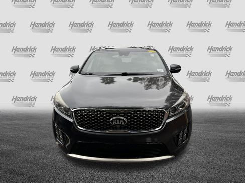 Used 2018 Kia Sorento SX image 3