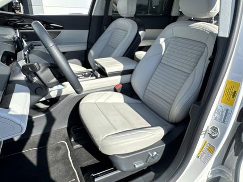 New 2026 Lincoln Nautilus Reserve w/ Jet Appearance Package image 17