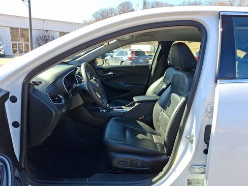 Used 2022 Chevrolet Malibu LT w/ Leather Package image 13