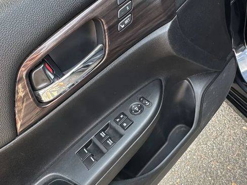 Used 2016 Honda Accord Touring image 10