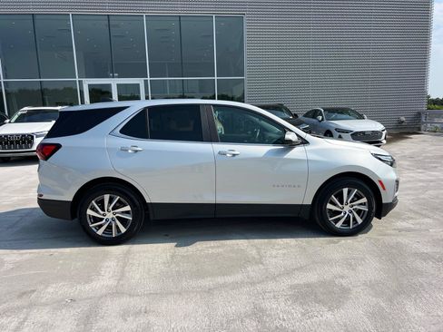 Used 2022 Chevrolet Equinox LT FWD image 4