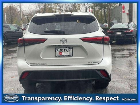 Certified 2022 Toyota Highlander XLE image 41