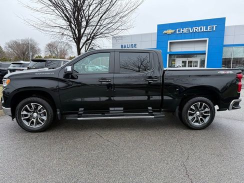 Used 2024 Chevrolet Silverado 1500 LT image 2