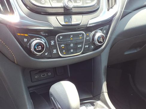 Used 2023 Chevrolet Equinox Premier FWD image 9