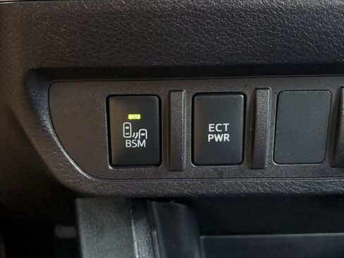 Used 2022 Toyota Tacoma SR5 w/ Technology Package RWD image 29