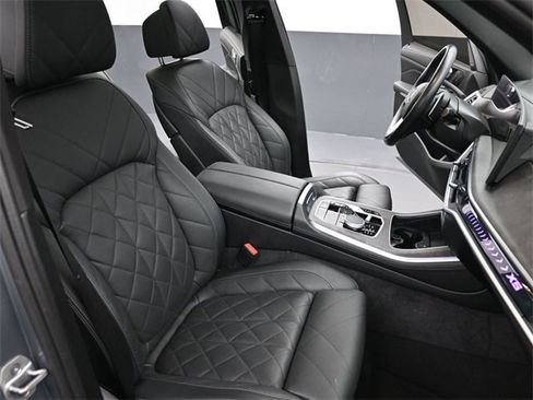 Used 2025 BMW X5 xDrive40i image 24