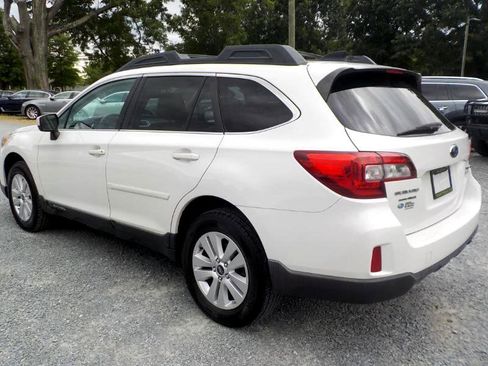 Used 2016 Subaru Outback 2.5i Premium image 3