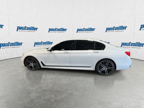 Used 2018 BMW 750i RWD image 7
