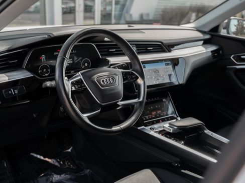 Certified 2024 Audi Q8 e-tron Premium Plus w/ Premium Plus Package AWD/4WD image 11