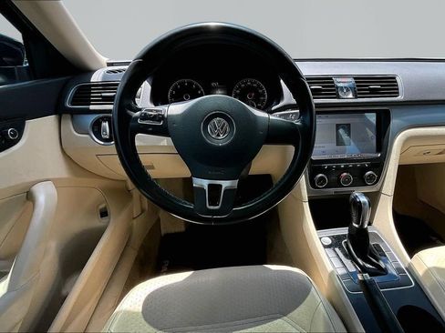 Used 2015 Volkswagen Passat 1.8T Limited Edition FWD image 8