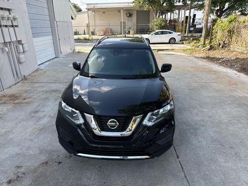 Used 2020 Nissan Rogue SV AWD/4WD image 2